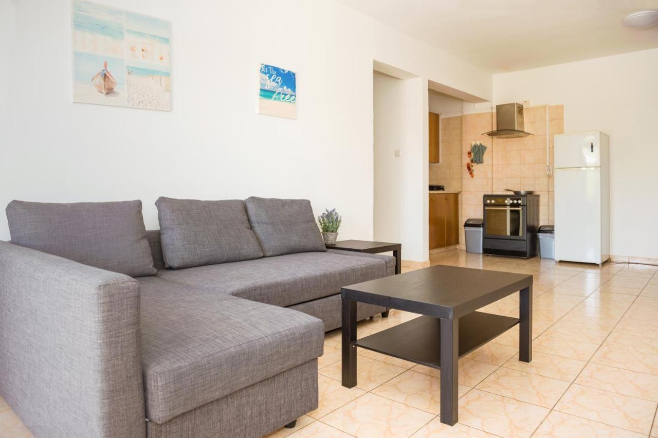 איה נאפה Mynapa Apartments מראה חיצוני תמונה