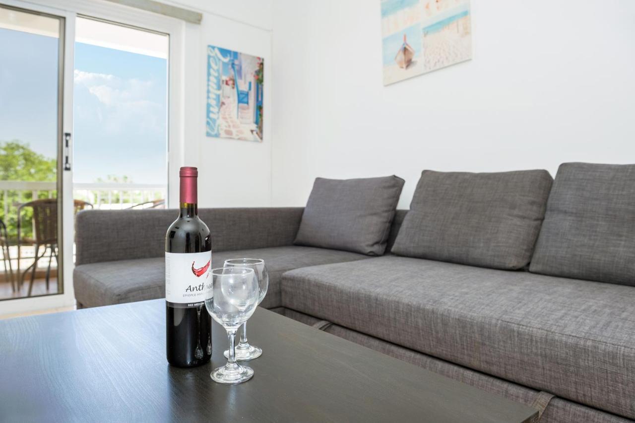 איה נאפה Mynapa Apartments מראה חיצוני תמונה