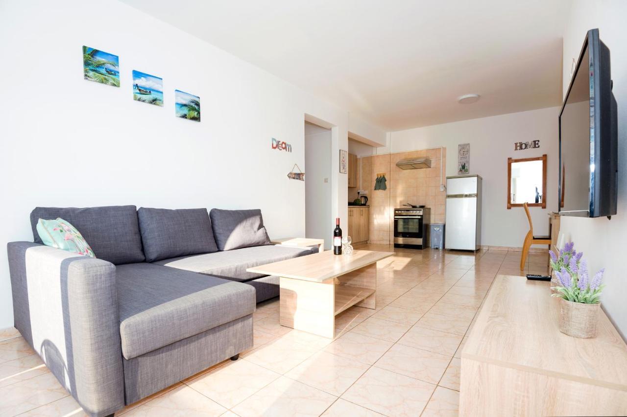 איה נאפה Mynapa Apartments מראה חיצוני תמונה